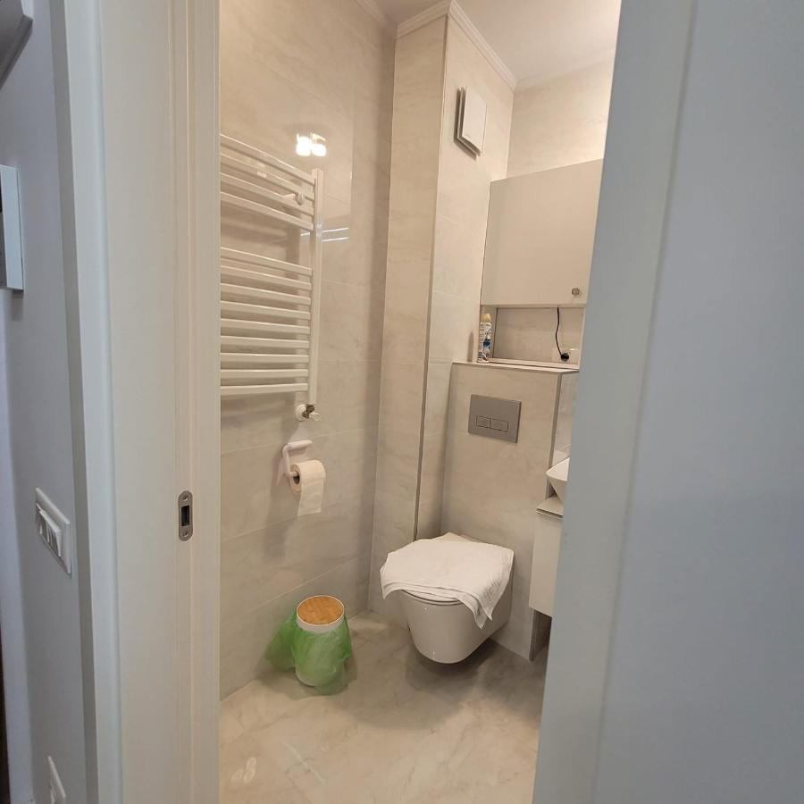 Studio 10 - Catedral Residence Bucharest - Free Parking ภายนอก รูปภาพ
