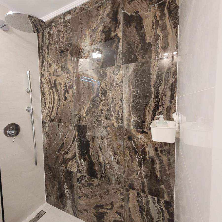 Studio 10 - Catedral Residence Bucharest - Free Parking ภายนอก รูปภาพ